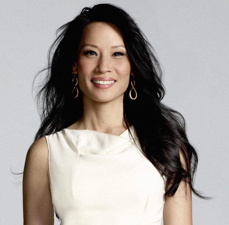 (1. Staffel) – Steht dem durchgeknallten Ermittler Sherlock Holmes zur Seite und stellt fest, dass ihr das Klären von Verbrechen deutliche mehr liegt, als sie anfänglich gedacht hat: Joan Watson (Lucy Liu) … – Bild: ProSiebenSat.1 Media SE