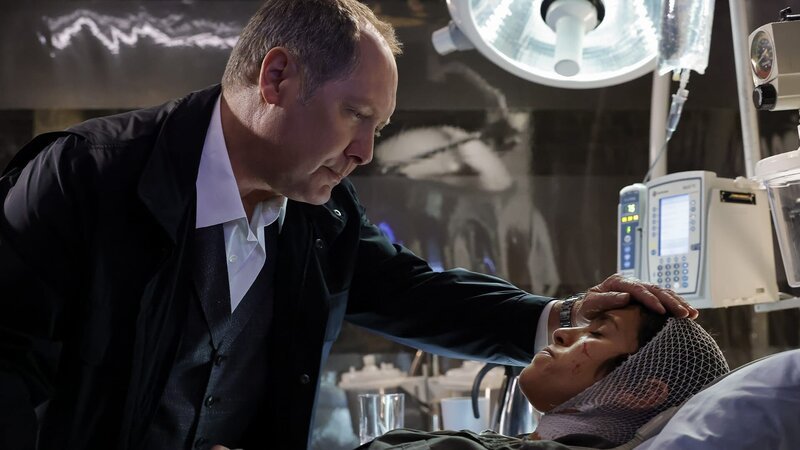Raymond ‚Red‘ Reddington (James Spader) und Weecha Xiu (Diany Rodriguez) – Bild: AXN