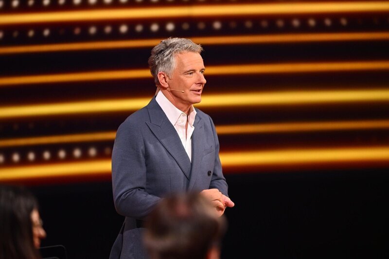 Jörg Pilawa – Bild: Dieses Bild darf ausschließlich nach Maßgabe der Allgemeinen Geschäftsbedingungen für die Presselounges der Sender der ProSiebenSat.1 Media SE (AGB) genutzt werden. Die in den AGB festgesetzten Rechteeinschränkungen sind unbedingt  …