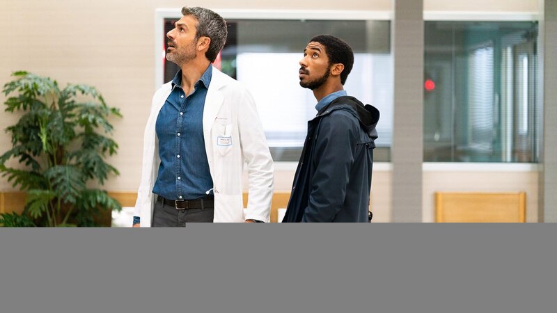 Andrea Fanti (Luca Argentero, l.)  Gabriel Kidane (Alberto Boubakar Malanchino, r.) – Bild: AXN White