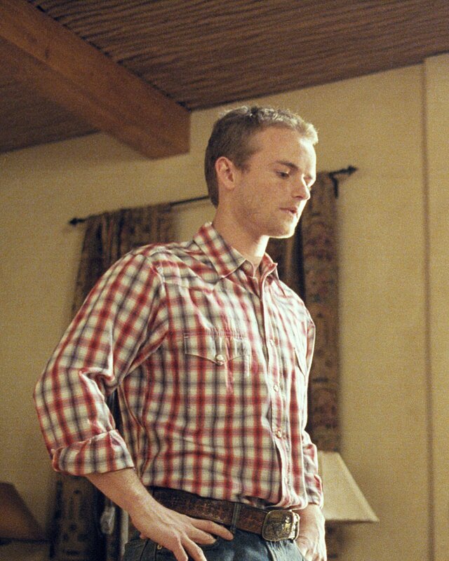 Endlich Ferien – Ferien von der Mutter! Doch Francis (Christopher Masterson) hat sich durch sein neues Leben und den Job zu einer äußerst nervigen, männlichen Version von Mom entwickelt … – Bild: ViacomCBS