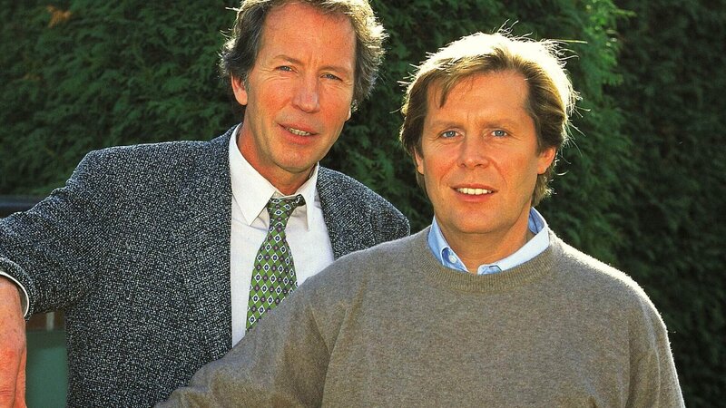 Chefarzt Dr. Ulrich Waldner (Hartmut Becker, l.) und sein Freund Dr. Stefan Frank (Sigmar Solbach). – Bild: MG RTL D /​ Elke Werner