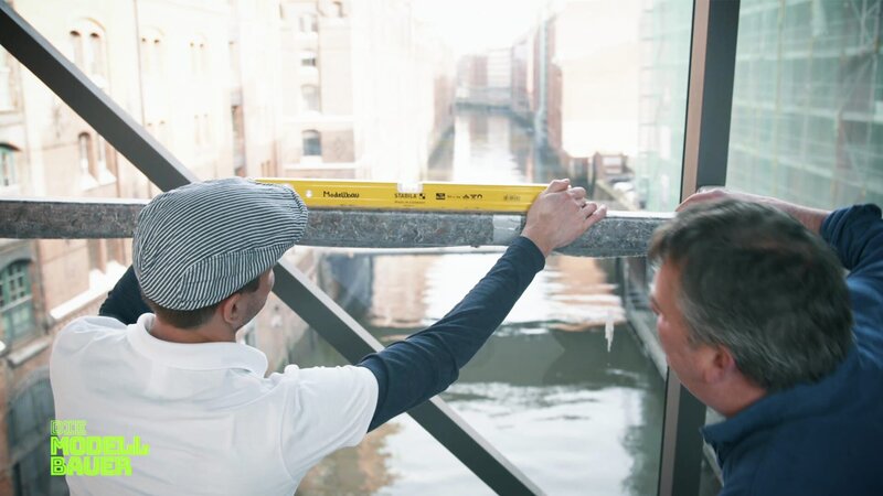 Team builds a test track. – Bild: DMAX