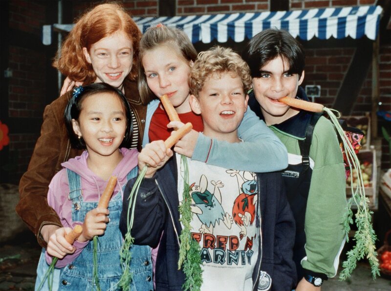 Die Kinder vom Alstertal: Kiki (Thuy-Anh Cao), Hexe (Marleen Lohe), Lisa (Katharina Wäschenbach), Tobias (Tim Küchler), Timo (Marco Soumikh), v.l.n.r. – Bild: WDR/​WDR/​NDR/​Televersal