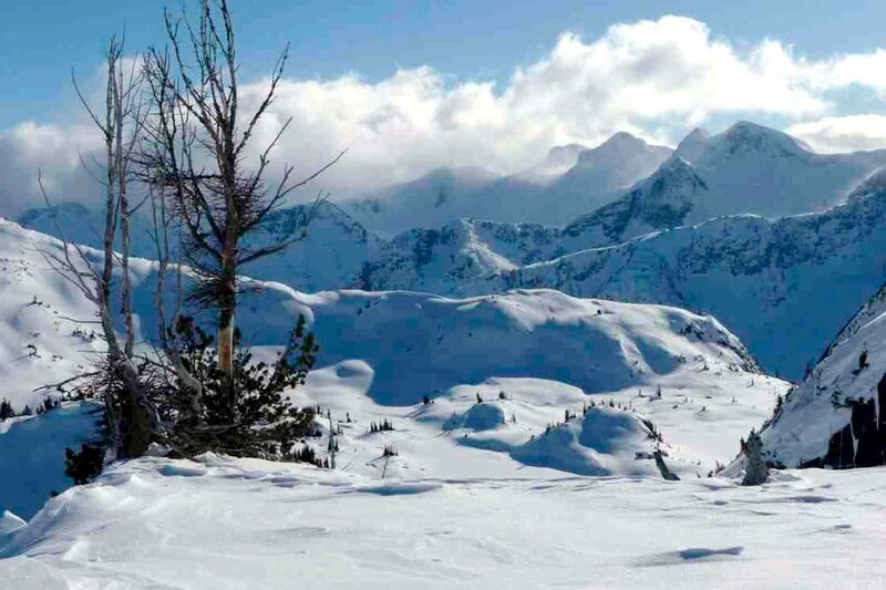 Die Reise quer durch Kanada, das zweitgrößte Land der Erde, 5.500 Kilometer entlang des 50. Breitengrades, ist eine Reise, bei der man an jedem Ort den kalten Hauch der Arktis spürt. – Bild: HR/​BR