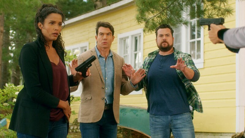 v.l.: Detective Sam Shaw (Sydney Tamiia Poitier), Harley Carter (Jerry O’Connell) und Dave Leigh (Kristian Bruun) – Bild: RTL Deutschland