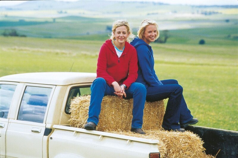 Jodi (Rachael Carpani, l.) und Becky (Jessica Napier) – Bild: RTL
