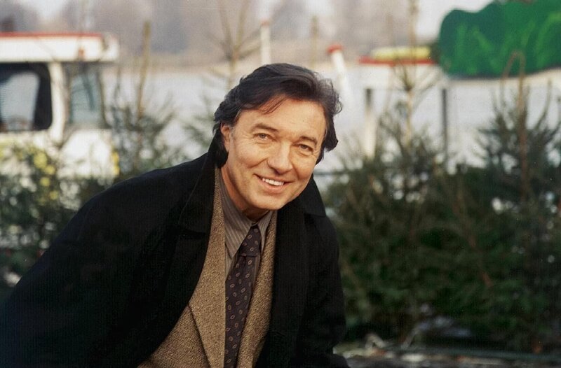 Karel Gott ist inzwischen sein eigener Manager. Er ist Plattenproduzent und Herausgeber einer Musikzeitschrift in Prag. – Bild: MDR Karel Gott ist inzwischen sein eigener Manager. Er ist Plattenproduzent und Herausgeber einer Musikzeitschrift in Prag. – Bild: MDR