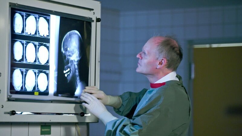 Rechtsmediziner Dr. Detlef Günther, Hannover Die Verwendung des sendungsbezogenen Materials ist nur mit dem Hinweis und Verlinkung auf TVNOW gestattet. – Bild: RTL