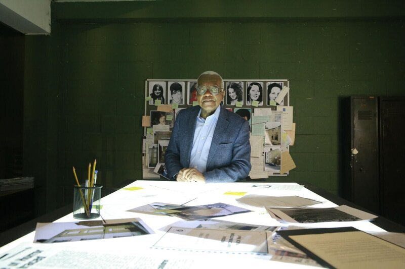 Journalist Sir Trevor McDonal – Bild: RTL /​ (c) Blink Films 2021