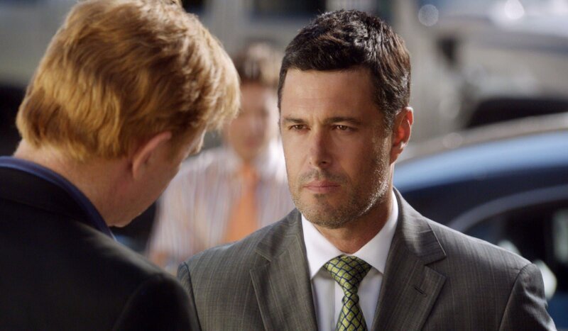 Als klar ist, dass der Sohn von Diego Navarro (Carlos Bernard, r.), einem der mächtigsten Männer Miamis, zwar der gesuchte Täter ist, die Beweise für eine Verurteilung jedoch nicht ausreichen, sagt Horatio (David Caruso) den Navarros den Kampf an … – Bild: RTL /​ CBS