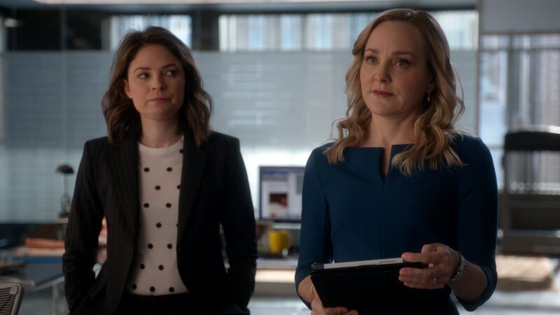 Pictured L-R: Taylor Rentzel (Mackenzie Meehan) and Marissa Morgan (Geneva Carr) – Bild: 2019 CBS Broadcasting, Inc. All Rights Reserved. Lizenzbild frei