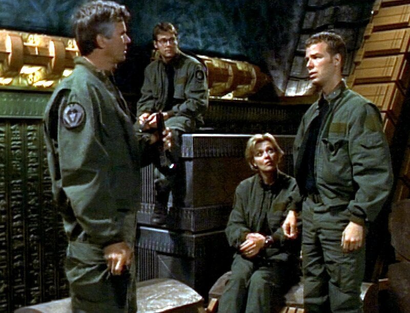 Das SG 1-Team beschließt, nach Netu zu fahren (Bild v.l.: Richard Dean Anderson, Michael Shanks, Amanda Tapping, J. R. Bourne). – Bild: RTL II