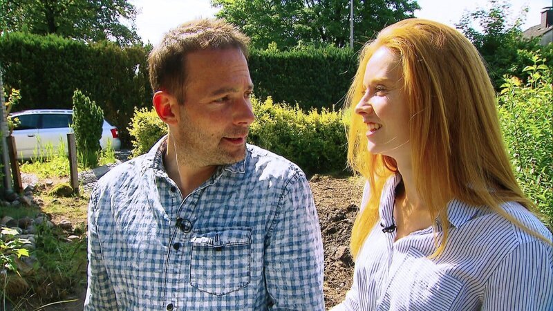 Marc und Sandra kommen bei der Garten-Umgestaltung nicht auf einen gemeinsamen Nenner. Während Marc ein Freund der schnellen Lösungen ist, muss für Sandra alles perfekt sein … – Bild: RTL Zwei