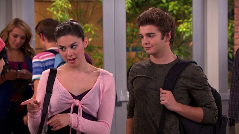 L-R: Phoebe Thunderman (Kira Kosarin), Max Thunderman (Jack Griffo) – Bild: ViacomCBS