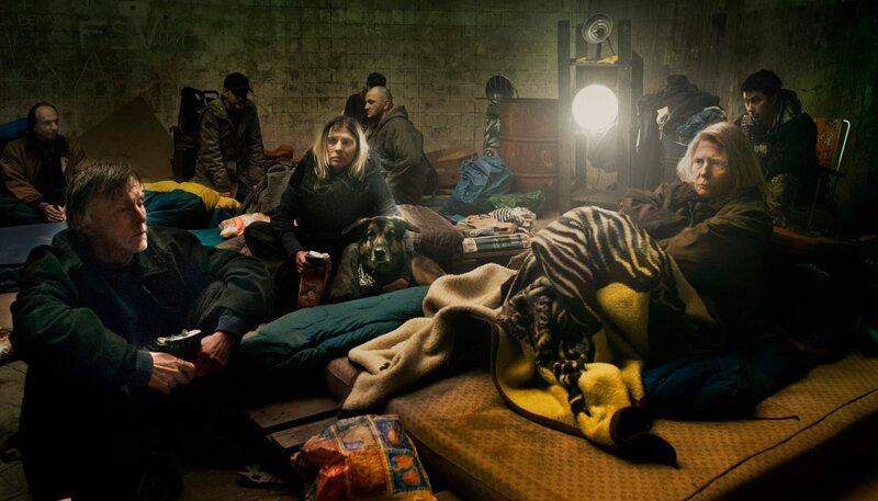 Auf der Straße – Bild: ARD Degeto/​Svenja von Schultzendorff