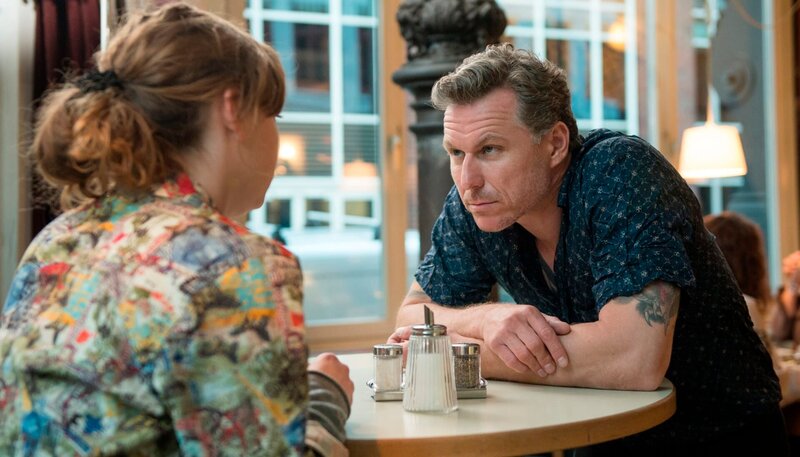 Auf der Straße – Bild: ARD Degeto/​Svenja von Schultzendorff