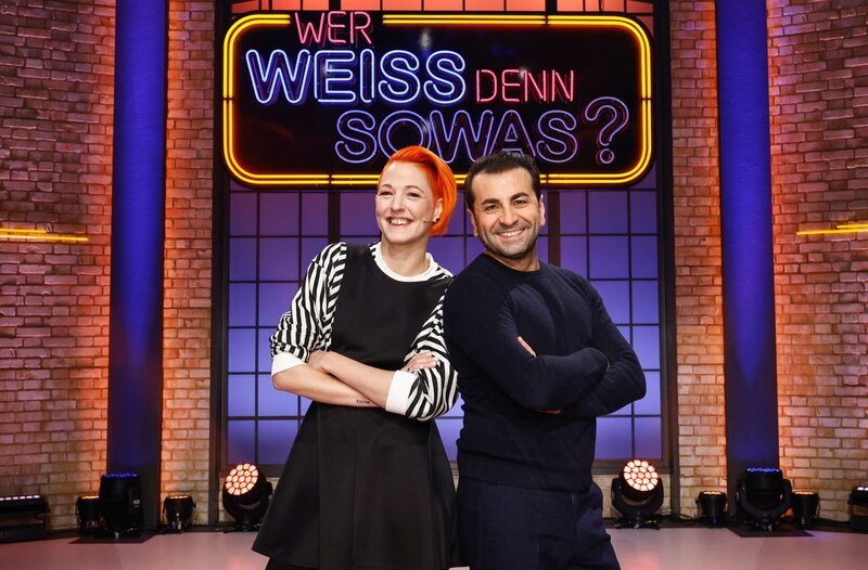 Die Kandidat:innen der Sendung: Die Schweizer Fernsehköchin, Kochbuchautorin und Gastrounternehmerin, Meta Hiltebrand (l.) und der Sterne- und Fernsehkoch Ali Güngörmüş (r.). – Bild: ARD/​Morris Mac Matzen