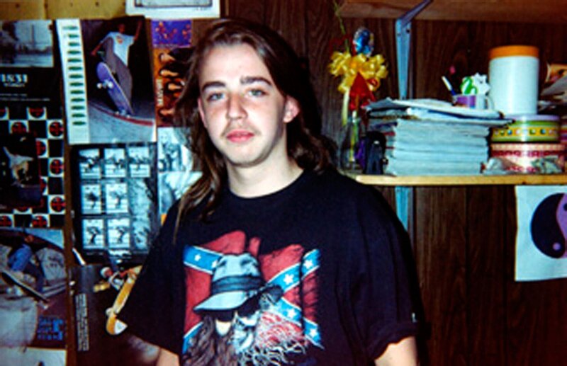 Der Typ posiert im Zimmer – Bild: ae /​ © Crime + Investigation /​ A+E Networks