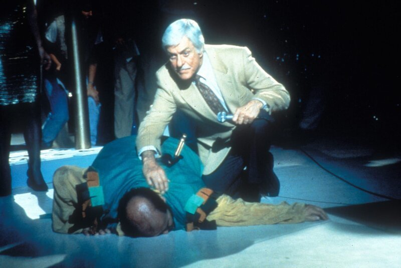 Buddy Blake (Dom DeLuise, l.); Dr. Mark Sloan (Dick Van Dyke, r.) – Bild: Sat.1 Gold