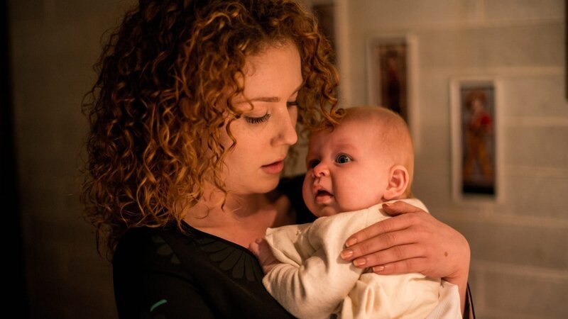 Annie Carmichael (Gracie Gilbert) – Bild: 2014 Sony Pictures Television Inc. All Rights Reserved. Lizenzbild frei