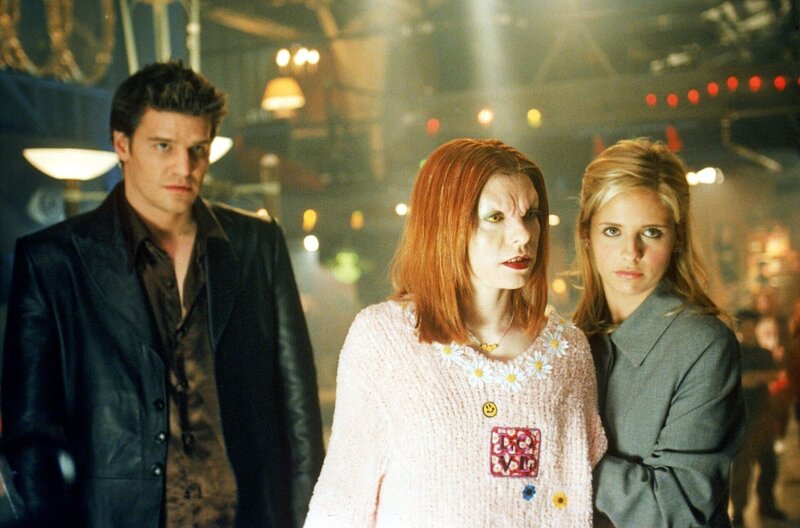 Xander (Nicholas Brendon), Willow (Alyson Hannigan), Buffy (Sarah Michelle Gellar) – Bild: RTL /​ © 1998⁠–⁠1999 Twentieth Century Fox Film Corporation. All rights reserved.