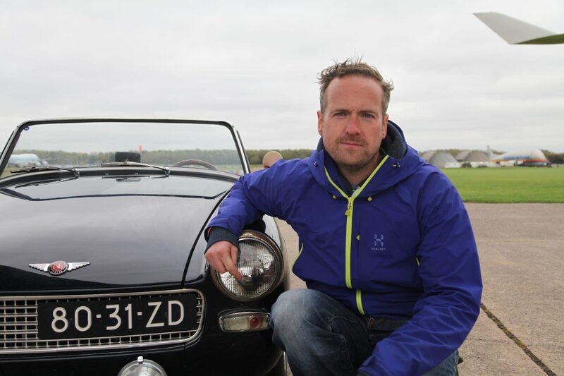 Treffen Sie Auto-Enthusiasten und TV-Moderator Tim Shaw und Meistermechaniker Fuzz Townshend, wie sie sich zusammenschließen, um rostige klassische Fahrzeuge aus ihren Garagengefängnissen zu retten. – Bild: The National Geographic Channel