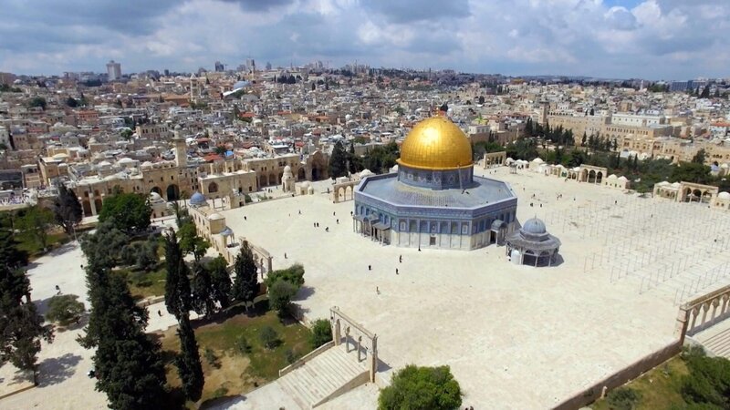 Historians and experts investigate various events, legends and texts throughout history that may contain evidence of contact between humans and extraterrestrial life. – Bild: AETN /​ © A&E Television Networks 1996- /​ © A&E Television Networks 1996- /​ © A&E Television Networks 1996⁠–⁠2022. All rights reserved.