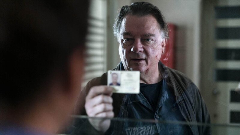 Dr. Schlesinger (Peter Kurth) – Bild: RTL /​ MOOVIE /​ Stephan Rabold