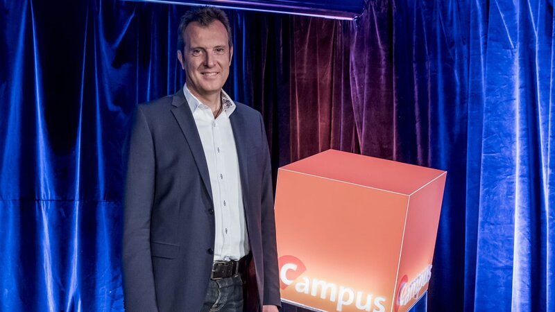 Heute erläutert der Umweltingenieur Jörg E. Drewes (Lehrstuhlinhaber für Siedlungswasserwirtschaft an der Technischen Universität München), wie Wasser in den Städten der Zukunft nachhaltig genutzt werden kann. – Bild: BR/​Philipp Kimmelzwinger