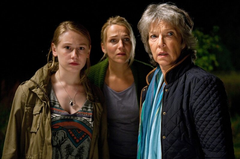 Nele Reiff (Lotte Flack), Katharina Reiff (Tanja Wedhorn), Marianne Reiff (Eva Kryll) – Bild: PLURIMEDIA (ARD Degeto /​ Maria Krumwiede)