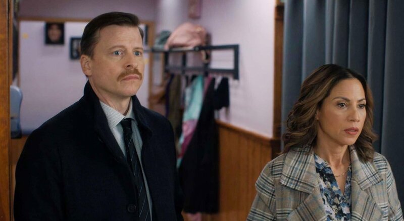 Detective Tommy Killian (Kevin Rankin, l.); Detective Crystal Morales (Elizabeth Rodriguez, r.) – Bild: CBS Broadcasting, Inc.