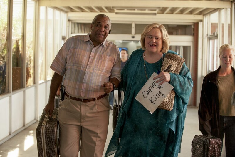 Ken (Alex Morris, l.); Christine Baskets (Louie Anderson, r.) – Bild: ProSieben