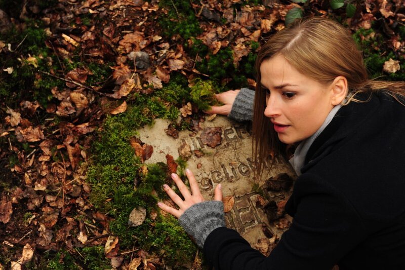 Theresa (Ines Lutz) – Bild: ARD /​ Ann Paur