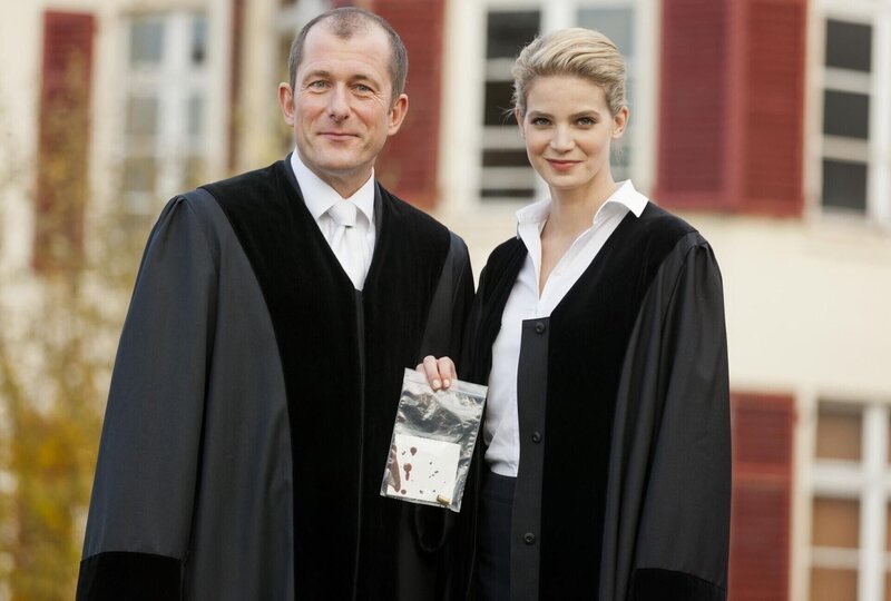 Klaus Wagenführ (Martin Lindow, l.); Saskia Henker (Rike Schmid, r.) – Bild: Westdeutscher Rundfunk /​ EIKON West GmbH /​ Frank Dicks