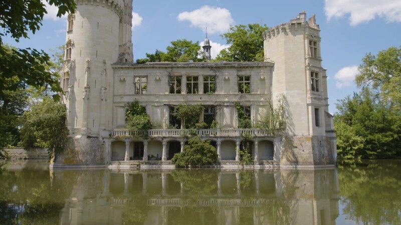 Das Schloss De La Mothe-Chandeniers wird auf das 13. Jahrhundert datiert. Im Besitz von Francois de Rochechouart wurden dort zahlreiche Gäste zu extravaganten Feierlichkeiten empfangen. – Bild: N24 Doku