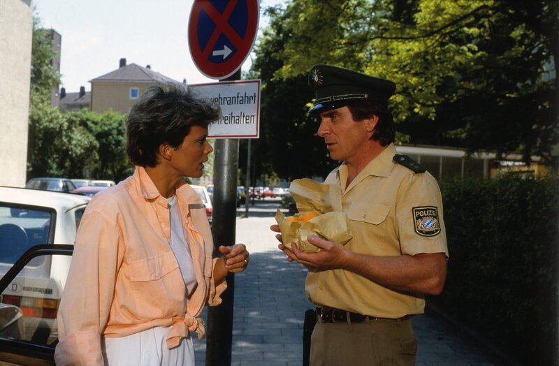 Ilona Heinl (Uschi Glas) und Heinl (Elmar Wepper). – Bild: BR/​Neue Münchner Fernsehproduktion