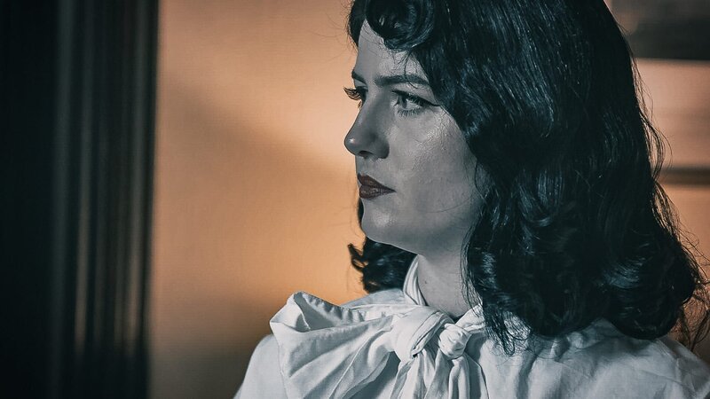 Evelyn Hollow – Bild: Warner Bros. Discovery