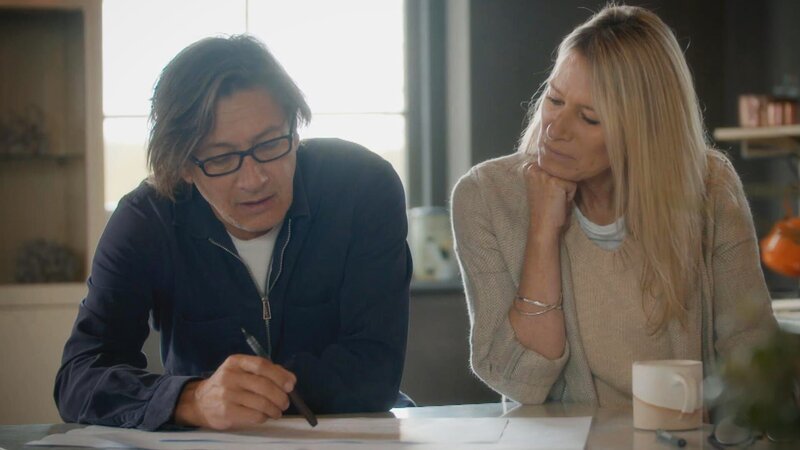 Paul O’Leary und Helen Parker – Bild: Warner Bros. Discovery