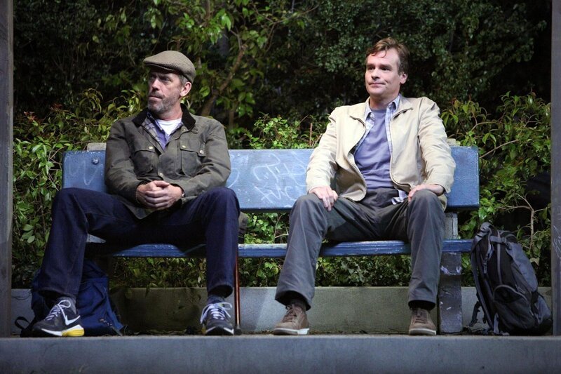 Offiziell ist House (Hugh Laurie, l.) im Urlaub, doch eigentlich verbringt er Zeit mit seinem krebskranken Freund Wilson (Robert Sean Leonard, r.) … – Bild: PLURIMEDIA (NBC Universal, Inc.)