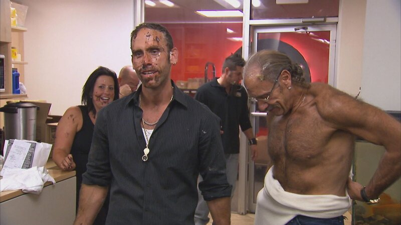 L-R: Ashley Broad, Seth Gold, Les Gold – Bild: Warner Bros. Discovery