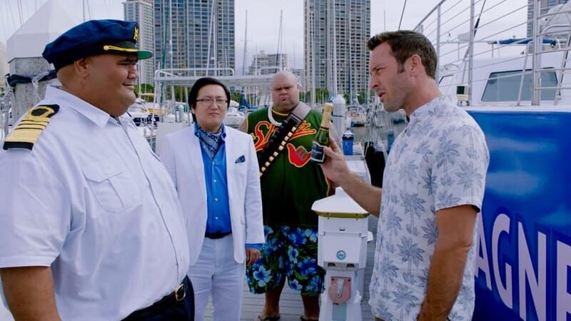 On left: Taylor Wily (Kamekona), Masi Oka, Shawn Mokuahi Garnett and on right  Alex O’’Loughlin. – Bild: 2016 CBS Broadcasting, Inc. All Rights Reserved