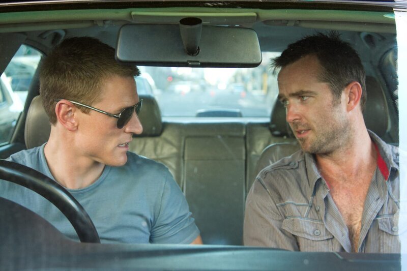 Philip Winchester as Sgt. Michael Stonebridge and Sullivan Stapleton as Sgt. Damien Scott – Bild: Home Box Office, Inc.