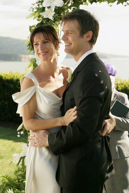 Die Hochzeit von Nate (Peter Krause) und Brenda (Rachel Griffith) wird ein voller Erfolg. – Bild: Sky Atlantic