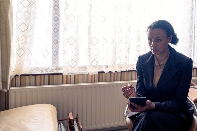 DS Kate Miskin (Carlyss Peer) – Bild: Rob Durston /​ ALL3Media /​ Die Verwendung ist nur bei redaktioneller Berichterstattung im Rahmen einer Programmankündigung ab 2 Monate vor der ersten Auss /​ ©ALL3MEDIA & Bentley Productions