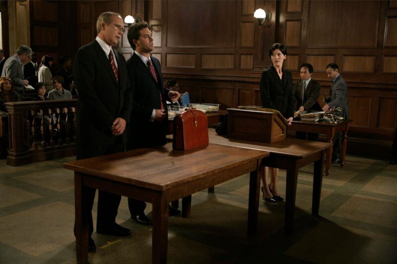 Chevy Chase as Mitch Carroll, Alana De La Garza as Connie Rubriosa – Bild: NBC Universal, Inc.