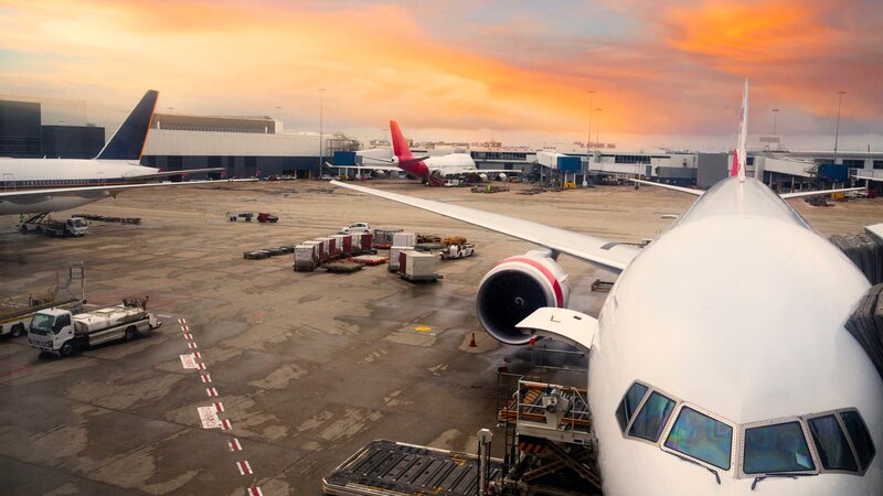 View of airplane at the airport at sunrise – Bild: DMAX