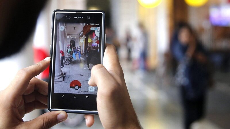 Pokémon Go bringt Nintendo satte Gewinne ein. – Bild: epa /​ gupta, raja