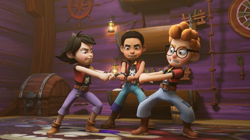 Schon streiten sich Zoe, Finn und Alexander darum, wer Klabauter-Ellys magische Halskette zuerst tragen darf. – Bild: ZDF und © 2024 – Method Animation – Mediawan kids & family