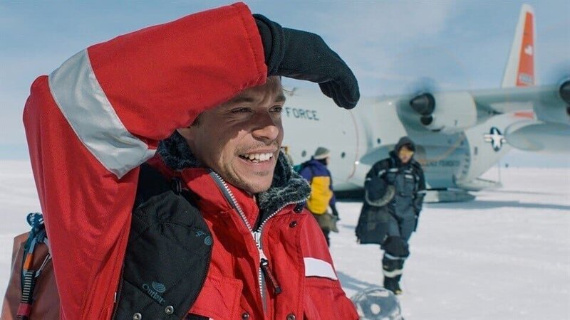 Tobi im EGRIP Camp in Grönland. – Bild: BR/​megaherz gmbh